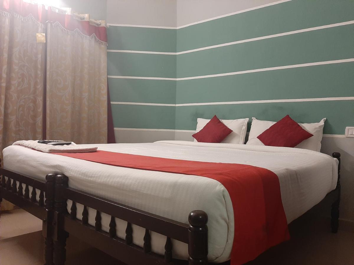 Cochin Airport Hotel Kochi Exterior foto